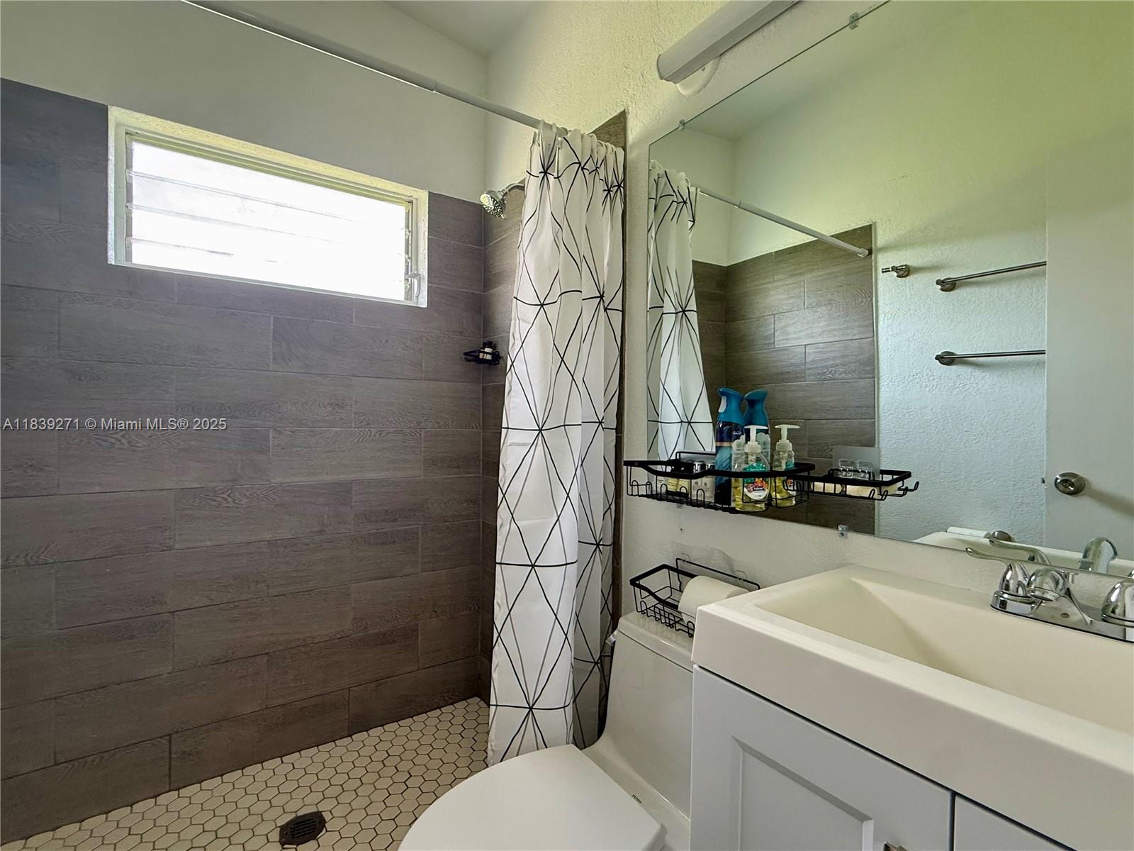 3460 Normandy Dr