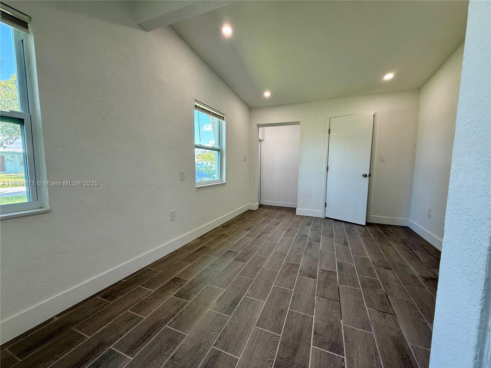 3460 Normandy Dr