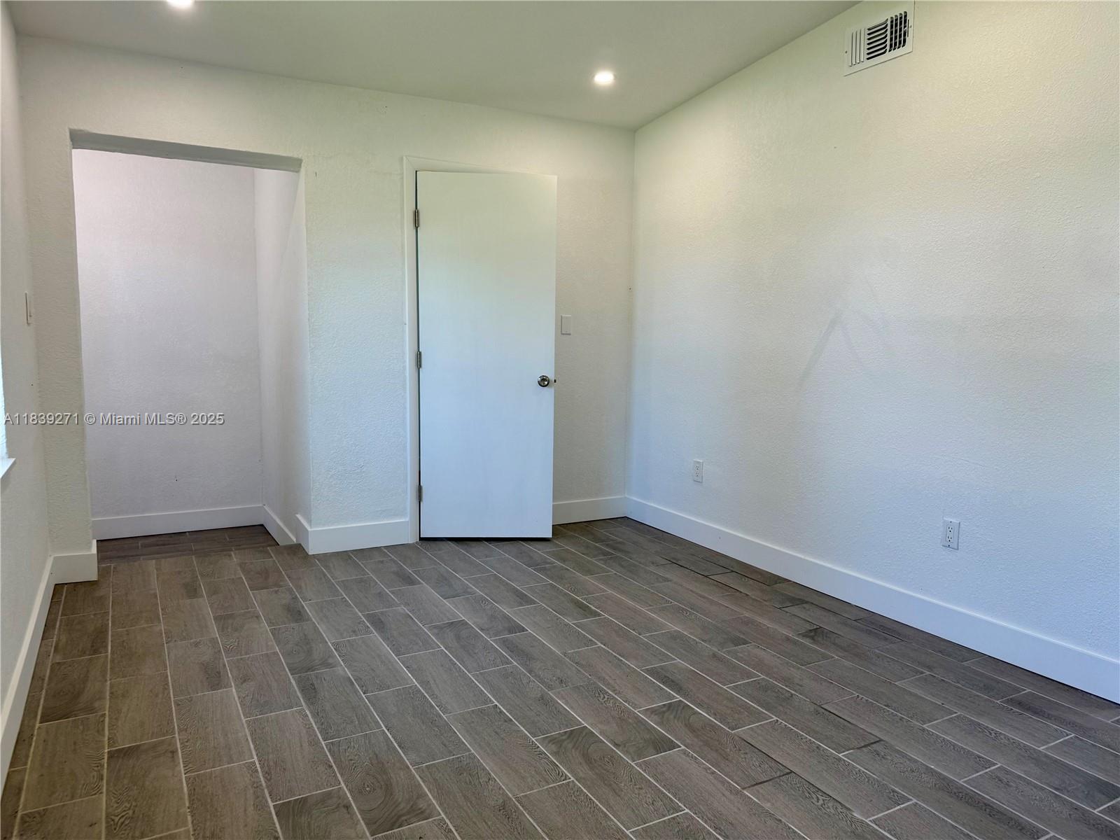 3460 Normandy Dr