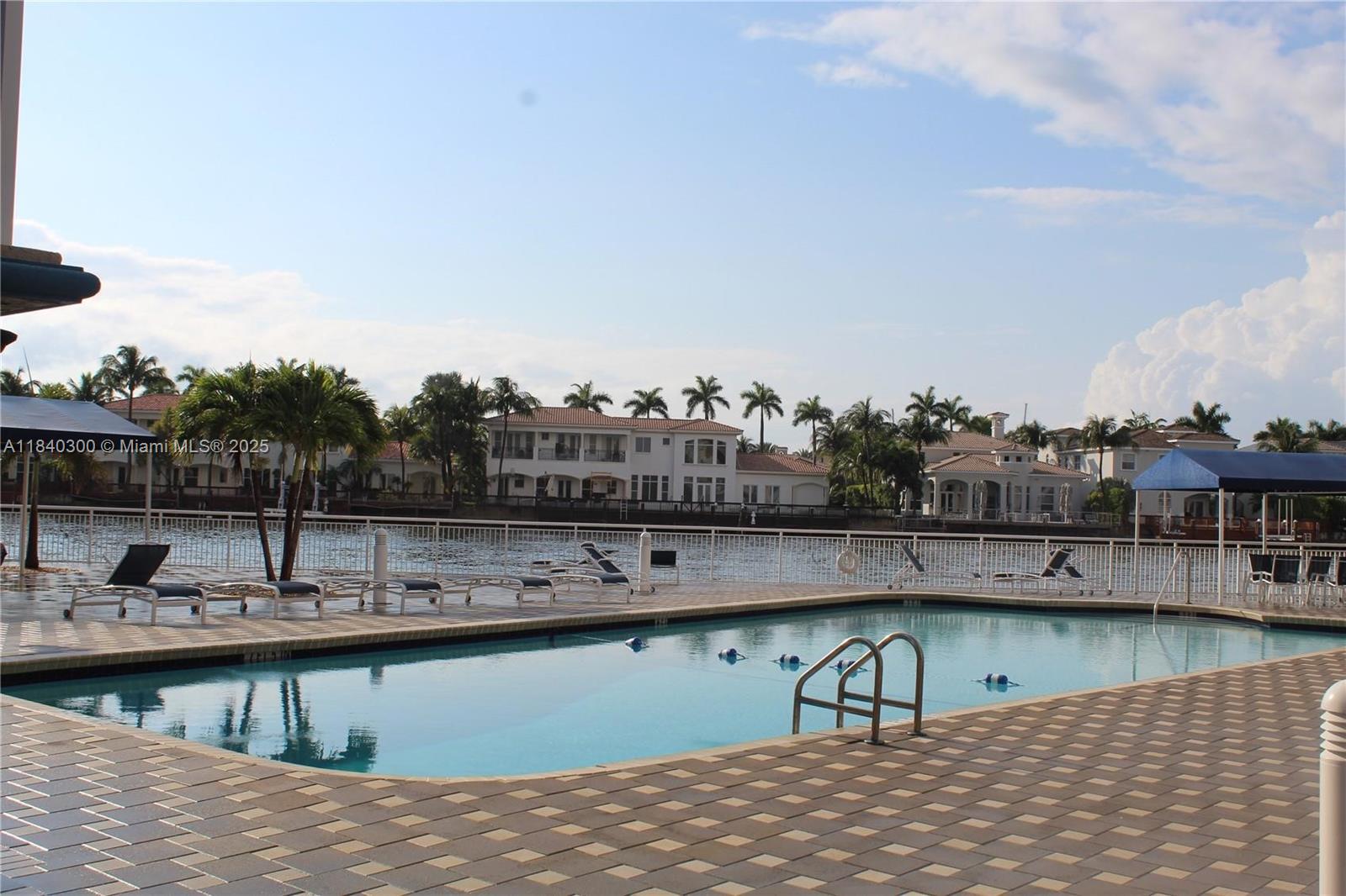 1500 S Ocean Dr # 15A