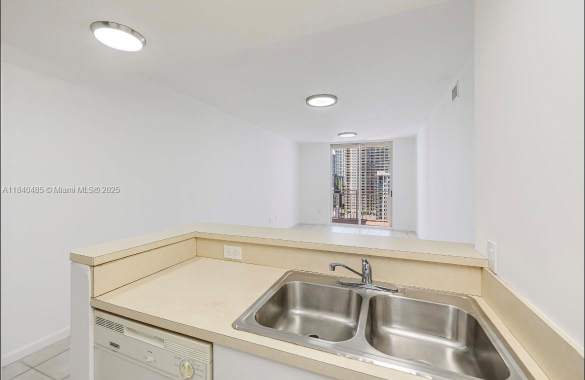 185 SE 14th Ter # 2411