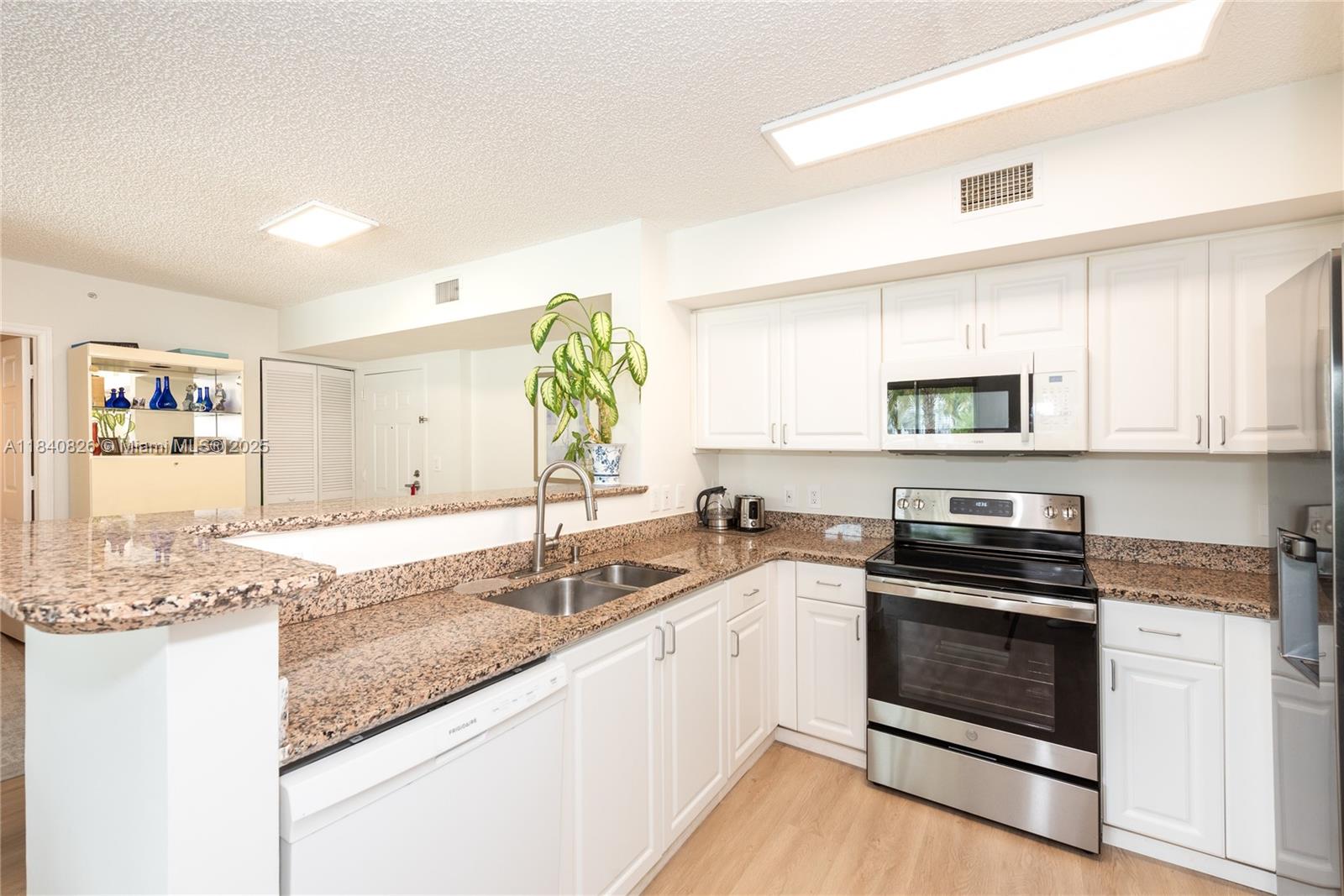 1155 Brickell Bay Dr # 708