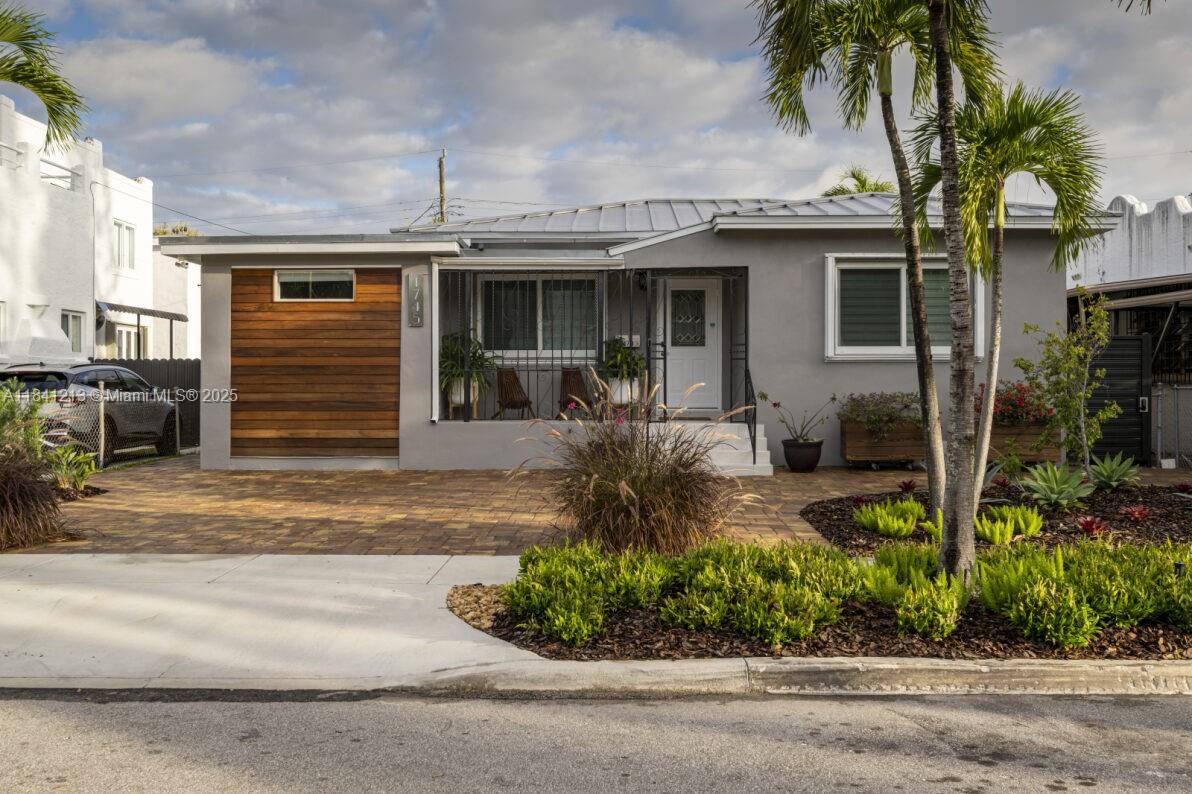 1745 SW 11th Ter