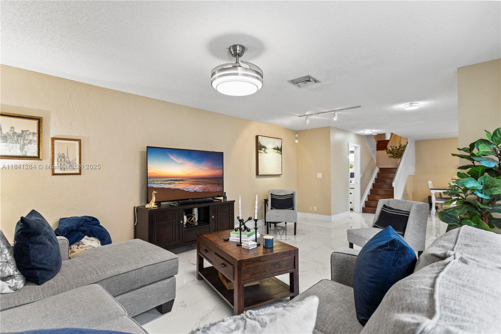 11085 Neptune Dr