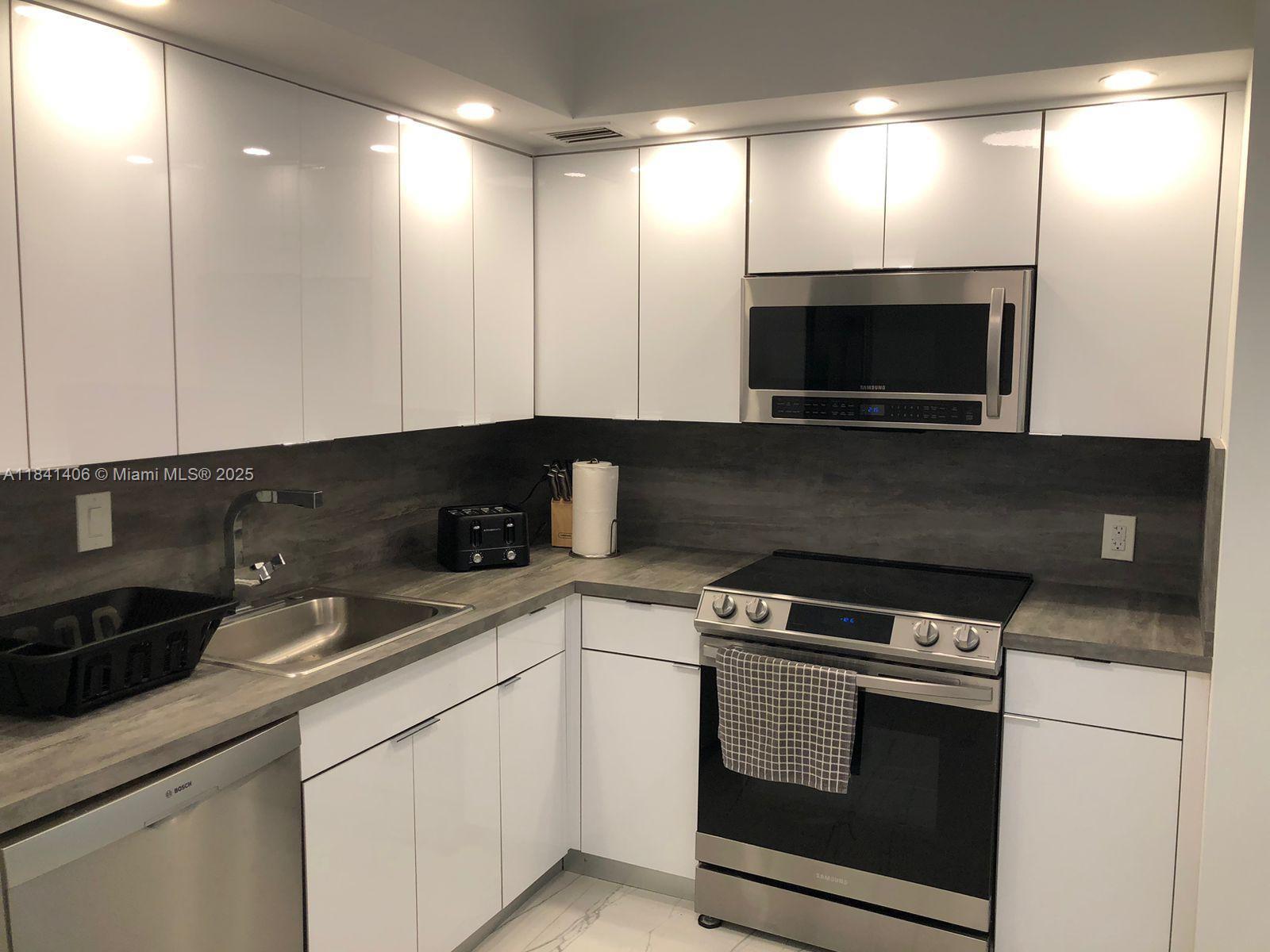 100 Bayview Dr # 1908