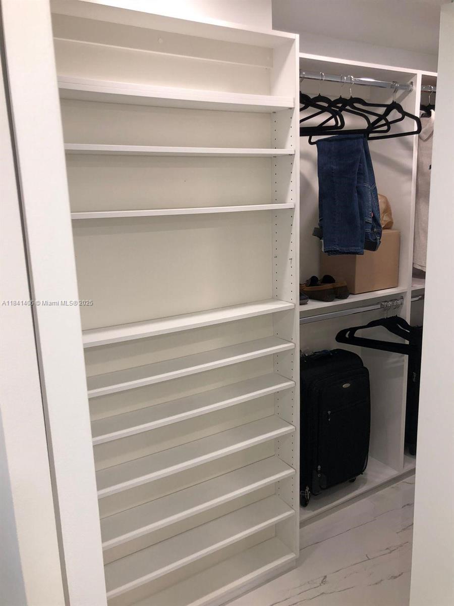 100 Bayview Dr # 1908