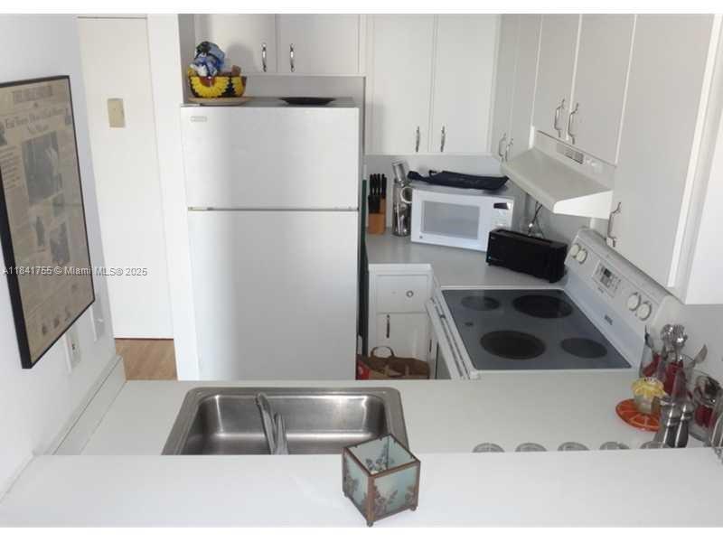 1035 West Ave # 302