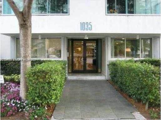 1035 West Ave # 302