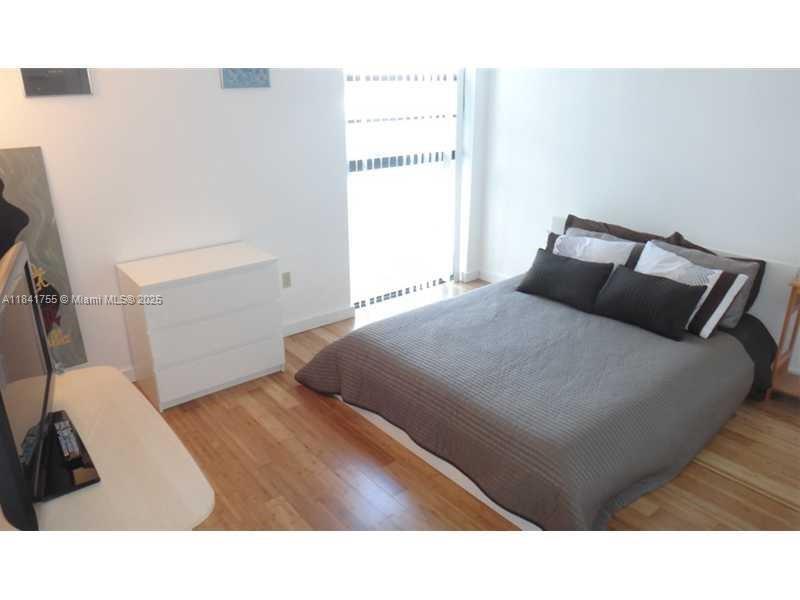 1035 West Ave # 302