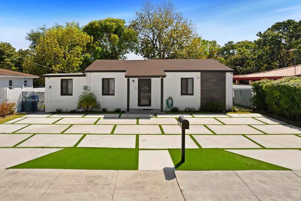 445 SW 62nd Ct