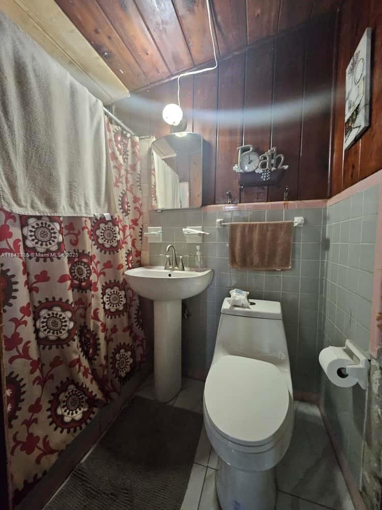 1320 Dunad Ave, Opa-Locka