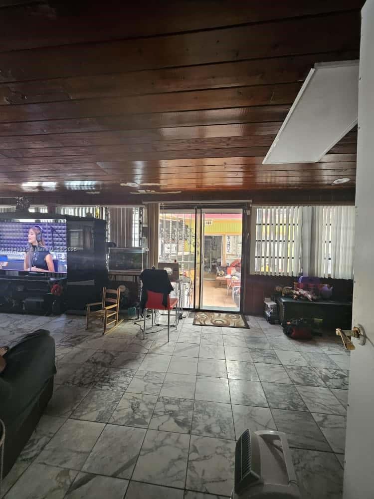 1320 Dunad Ave, Opa-Locka