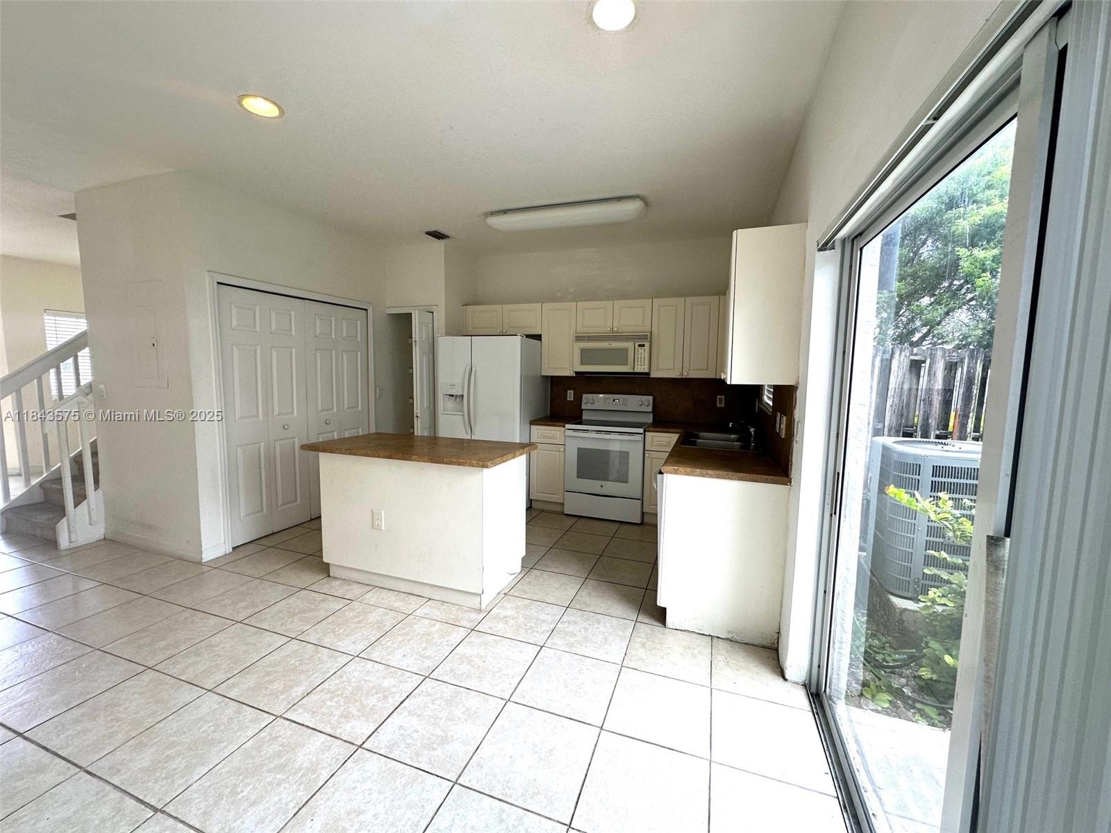1685 SE 31st Ct