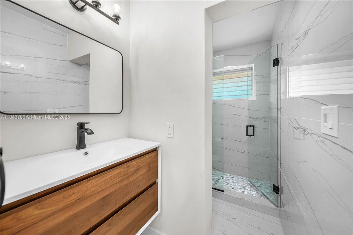 2716 NE 30th Pl # 104C