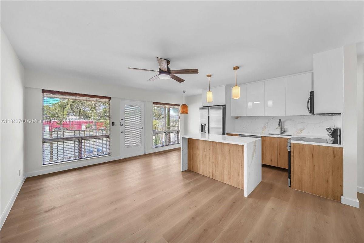 2716 NE 30th Pl # 104C