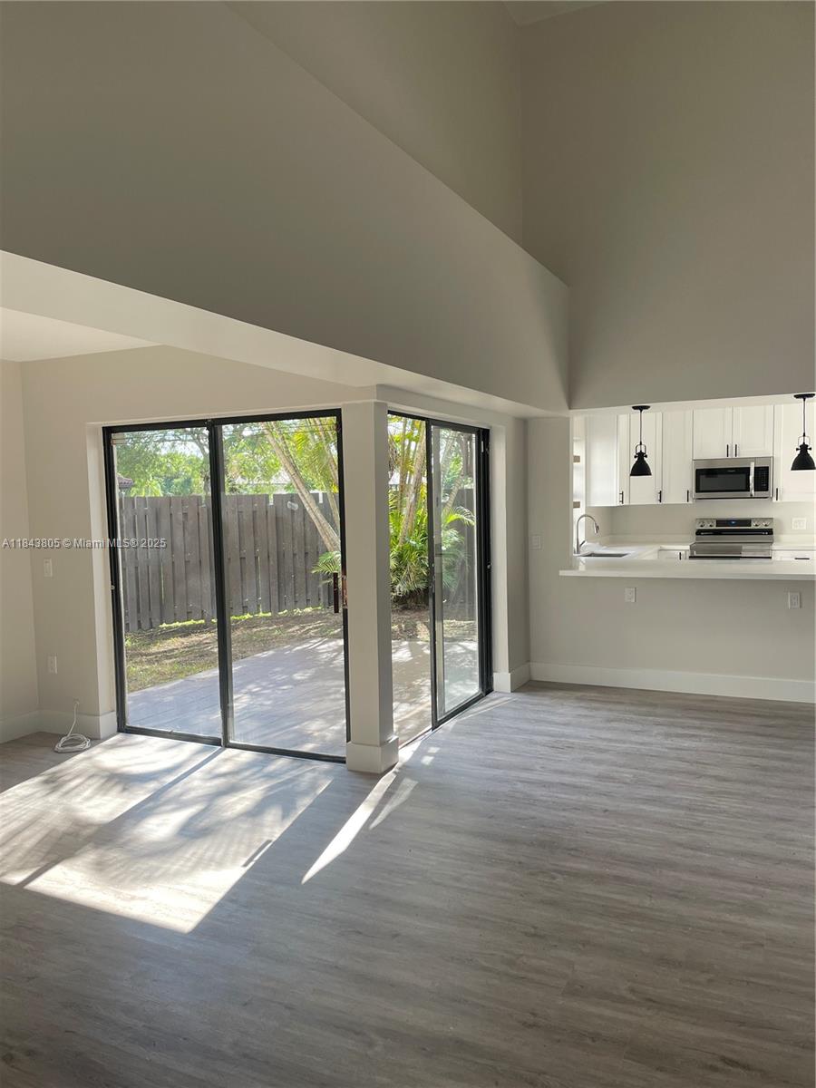 11439 SW 132nd Pl # 3 Unit: 73-3