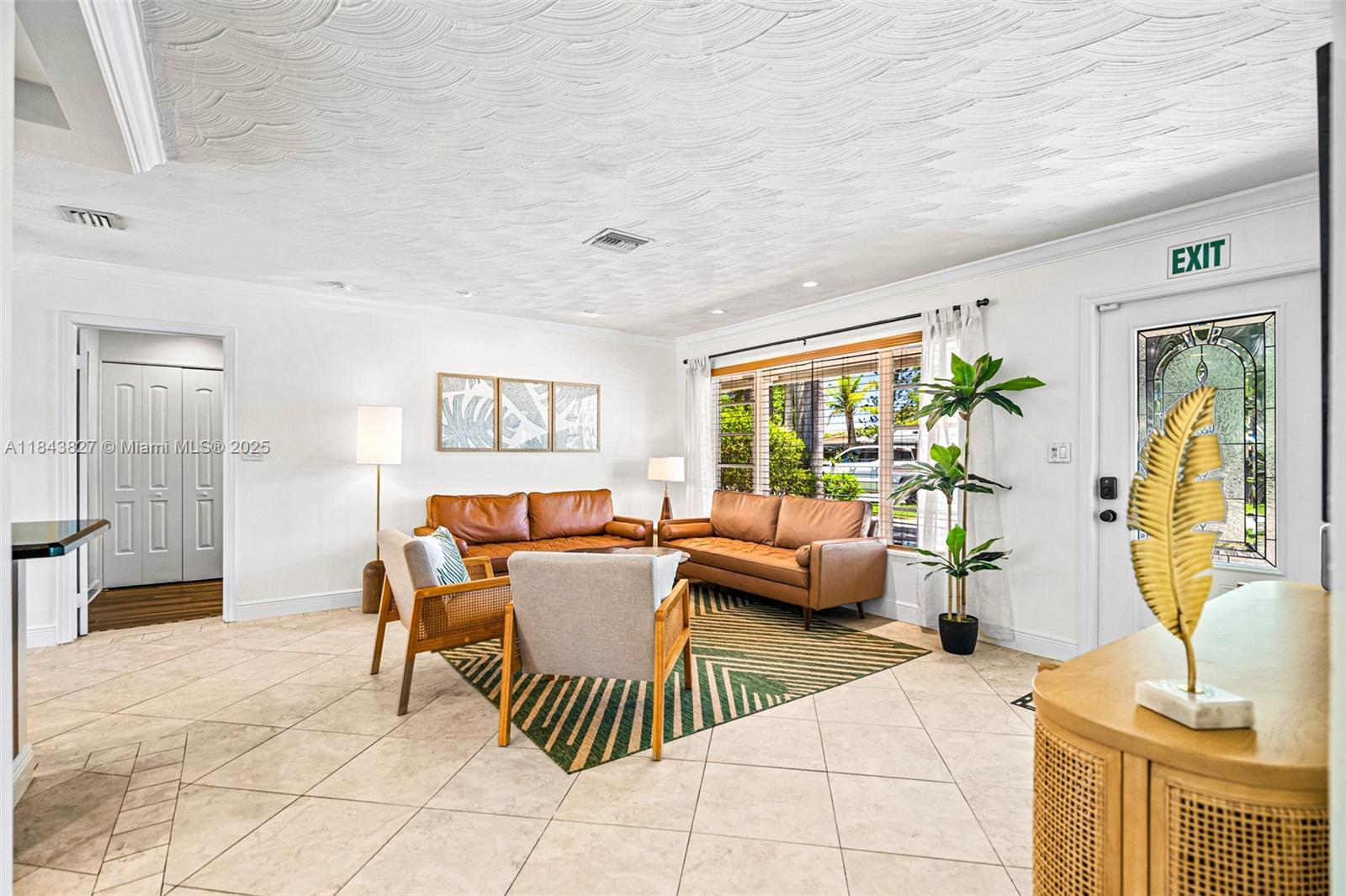 922 N 13th Ter