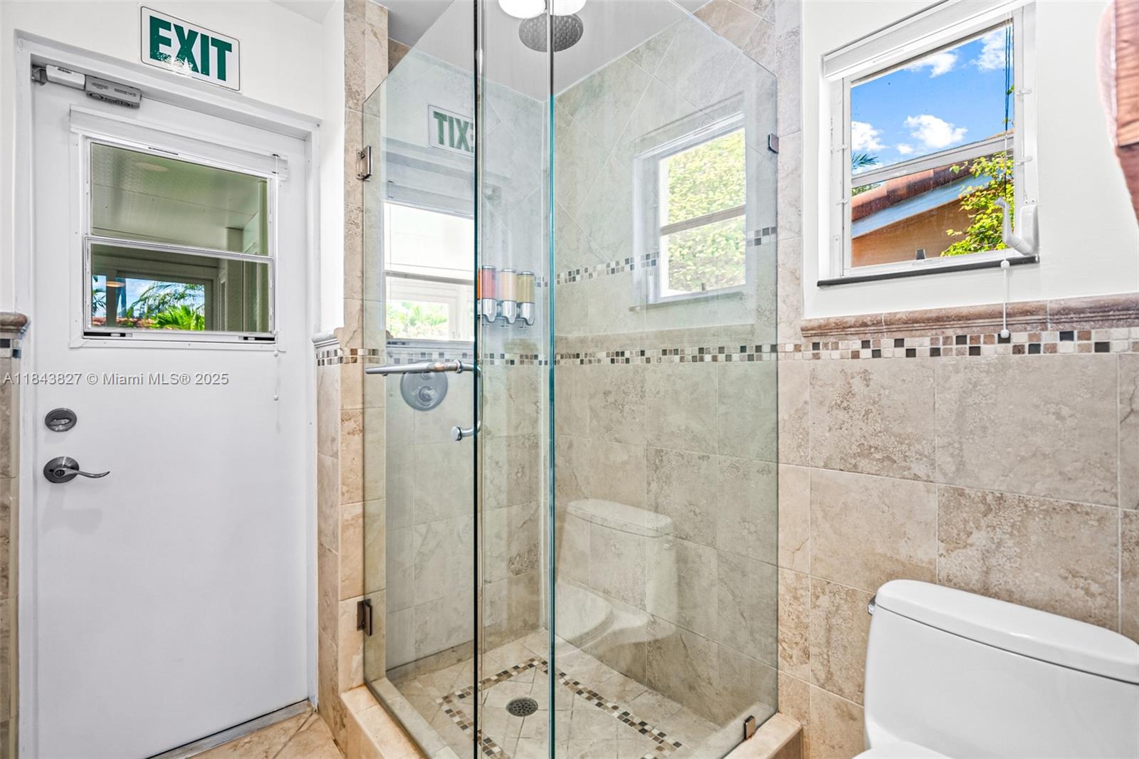 922 N 13th Ter