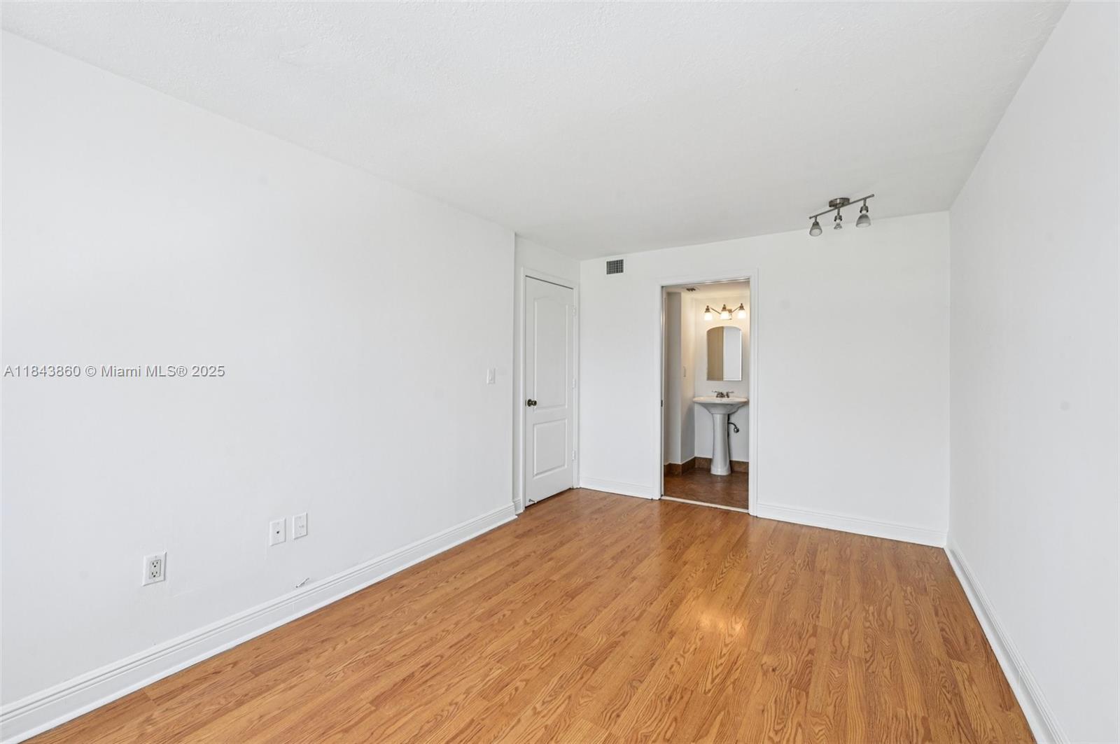 1740 NW N River Dr # 614