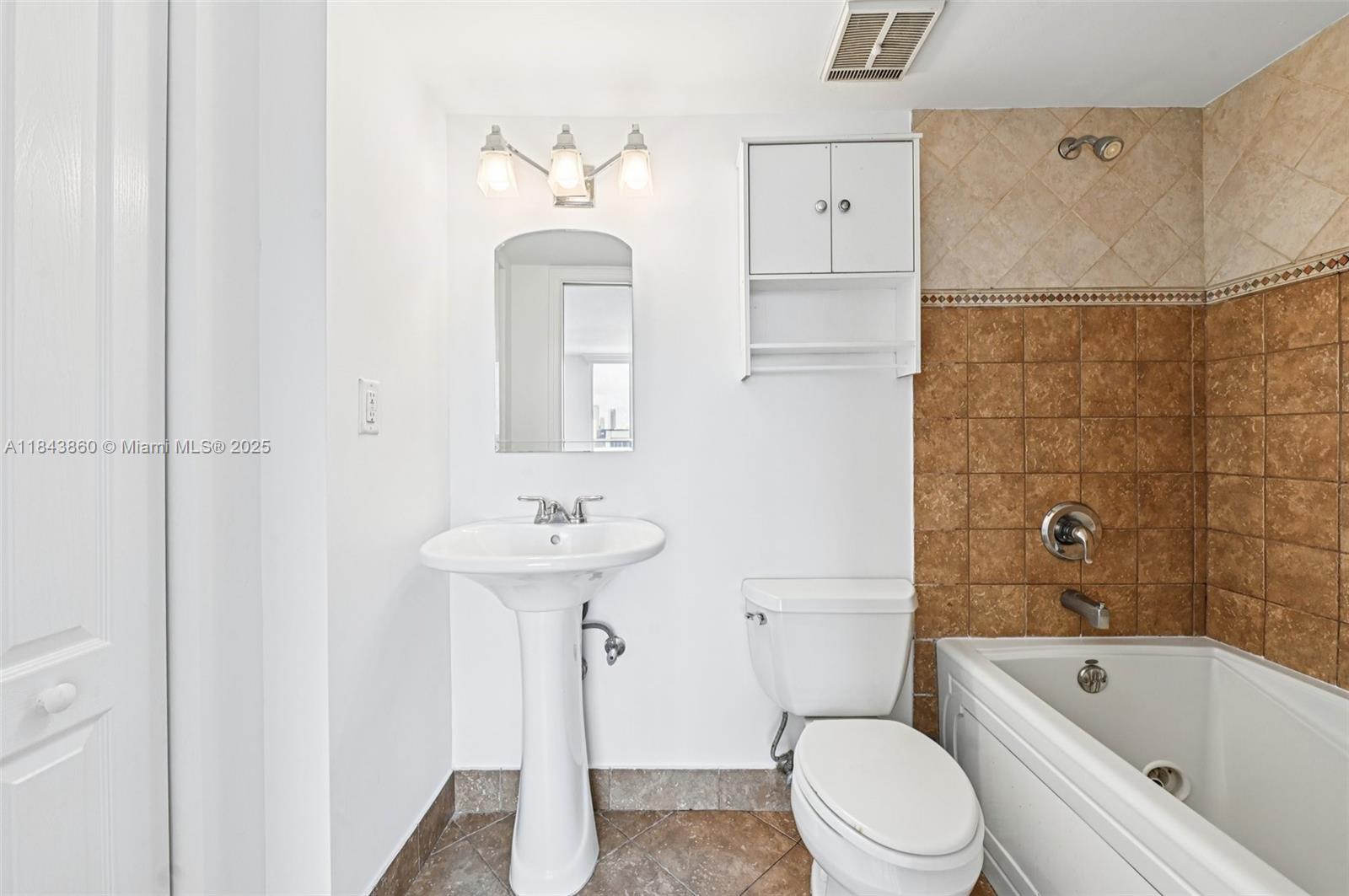 1740 NW N River Dr # 614