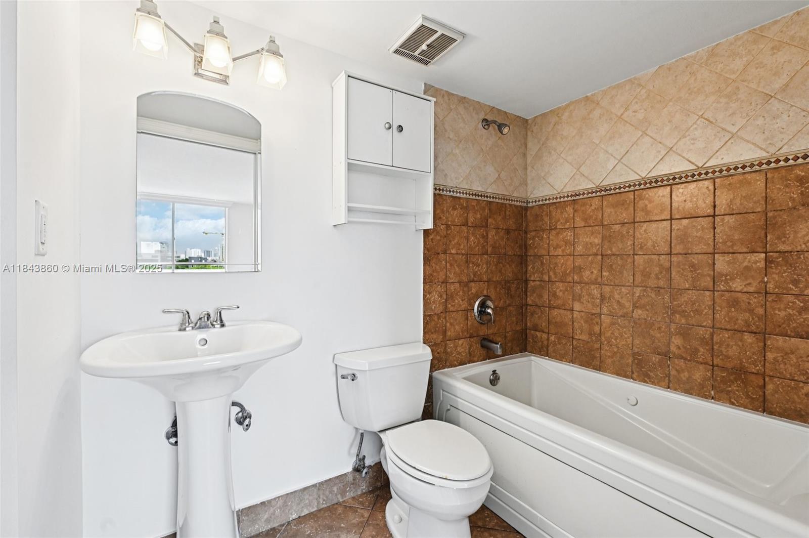 1740 NW N River Dr # 614