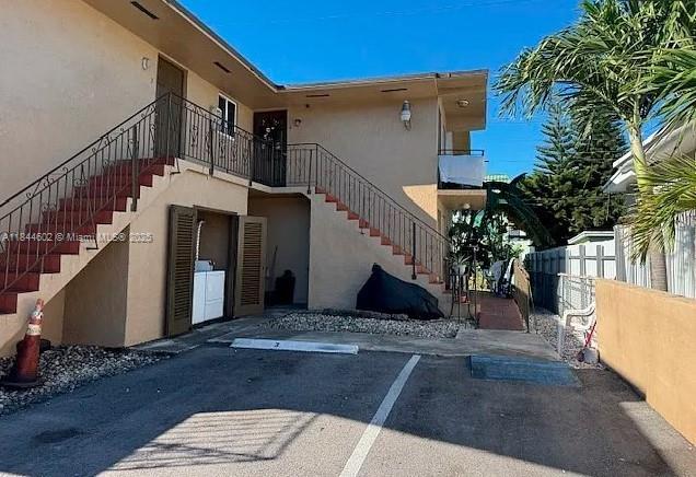 800 NW 44th Ave # 4