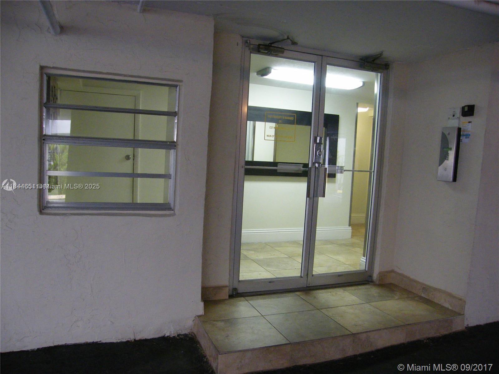 910 Michigan Ave # 304