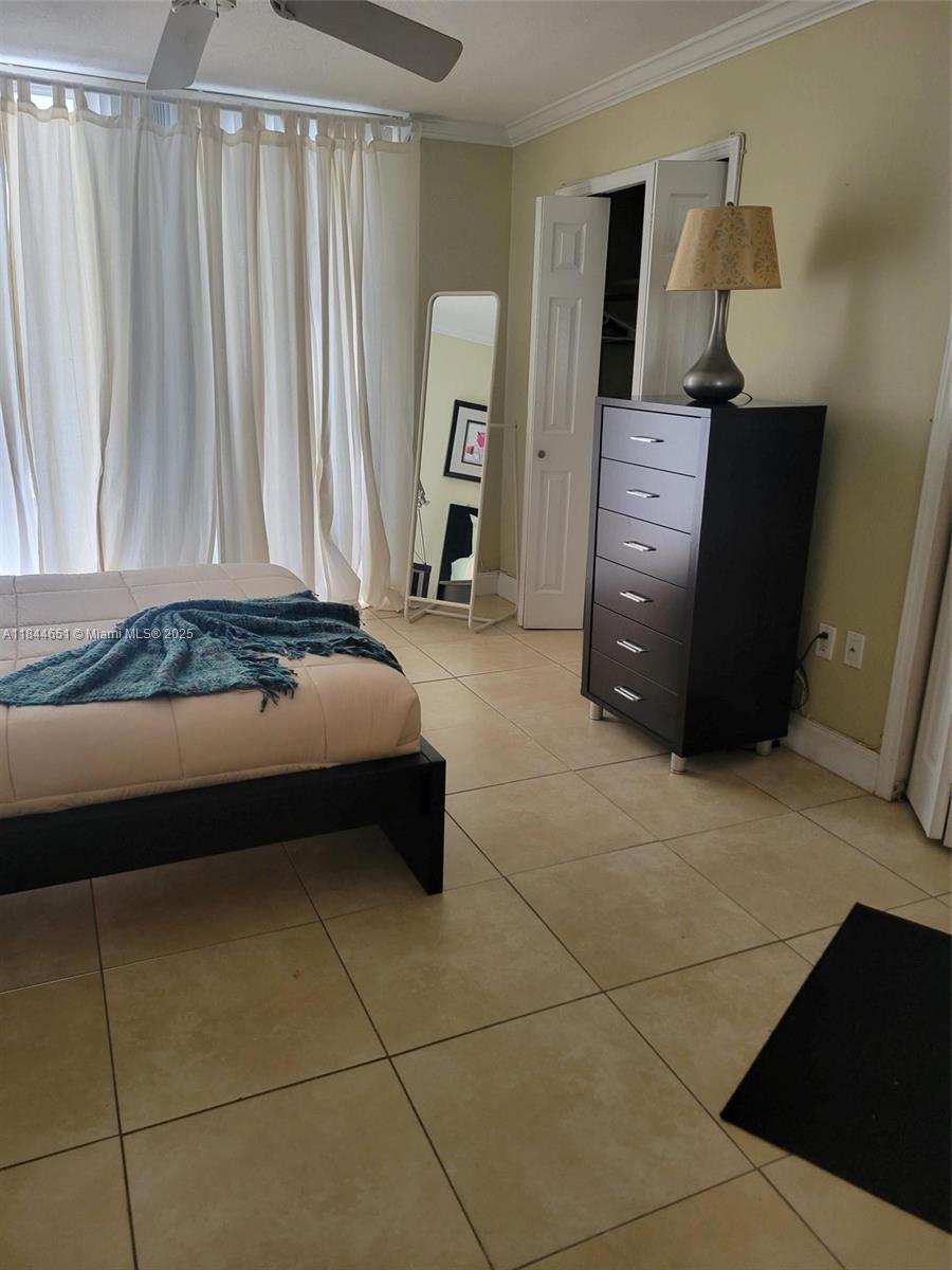 910 Michigan Ave # 304