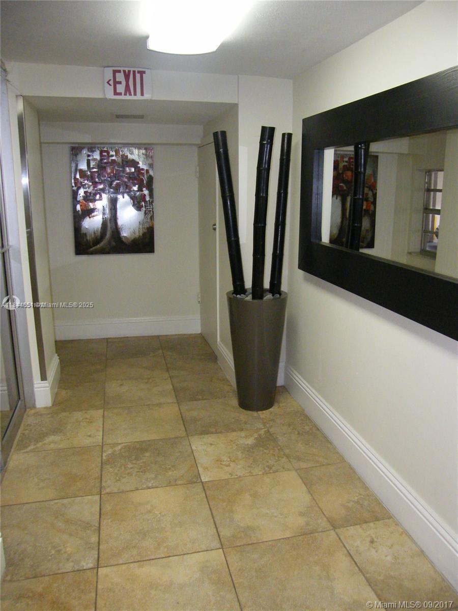 910 Michigan Ave # 304