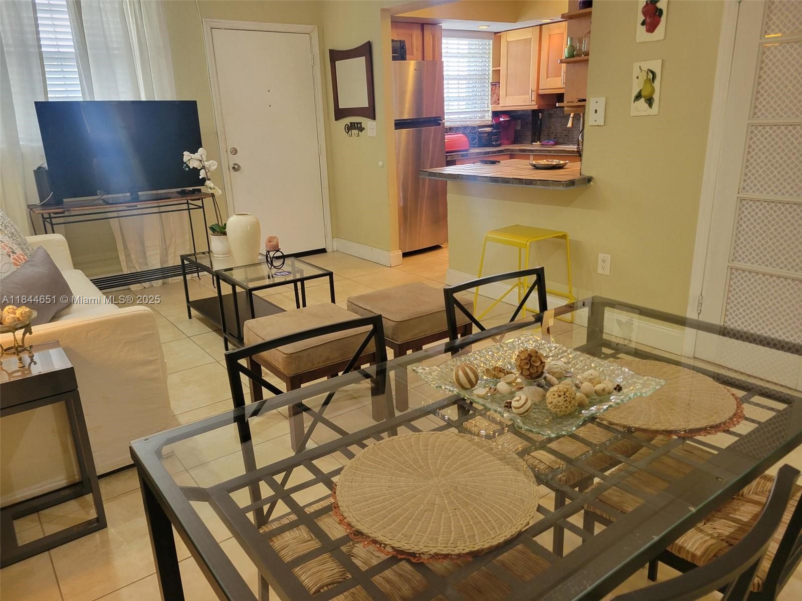 910 Michigan Ave # 304