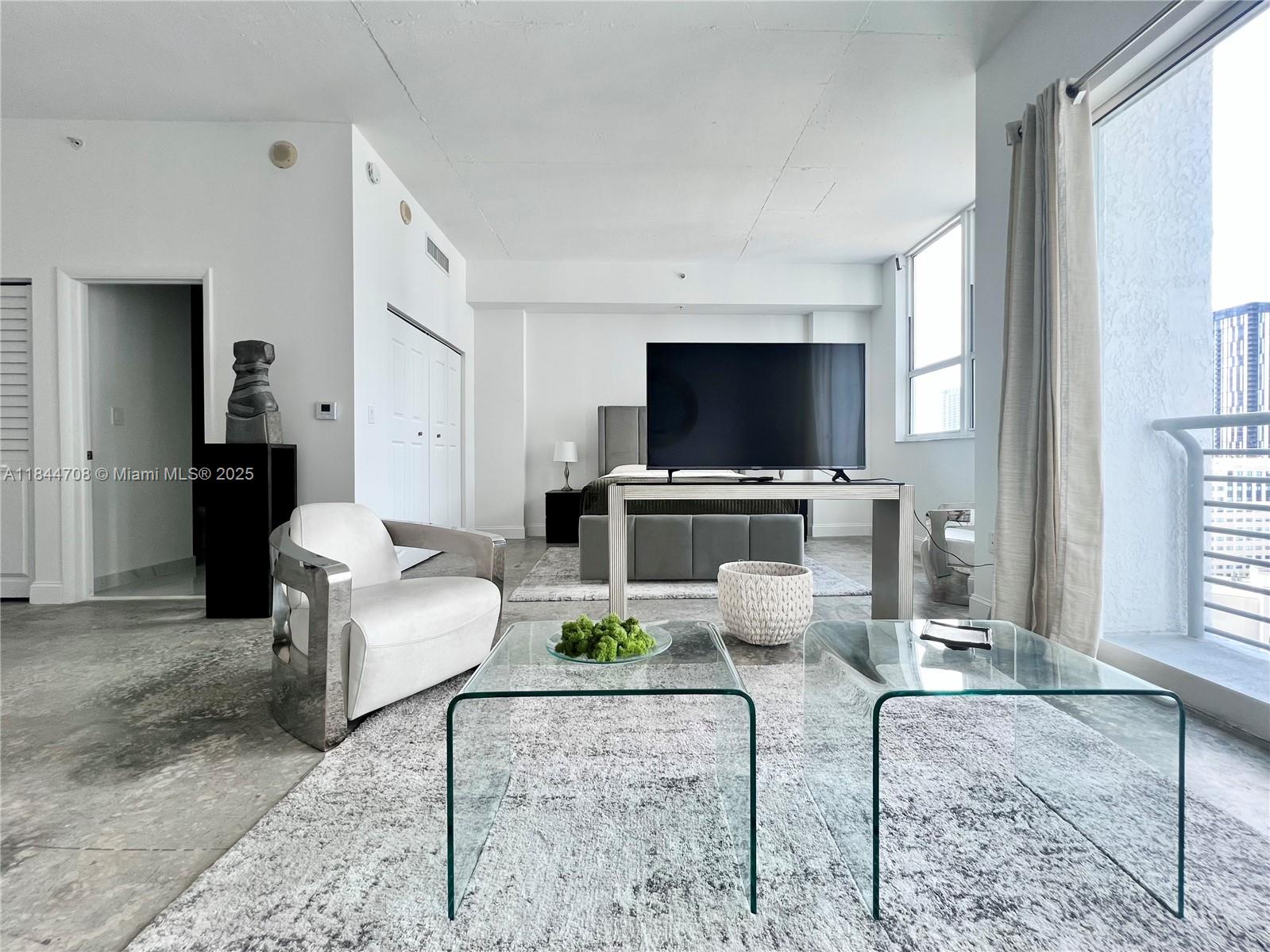 133 NE 2nd Ave # 2005