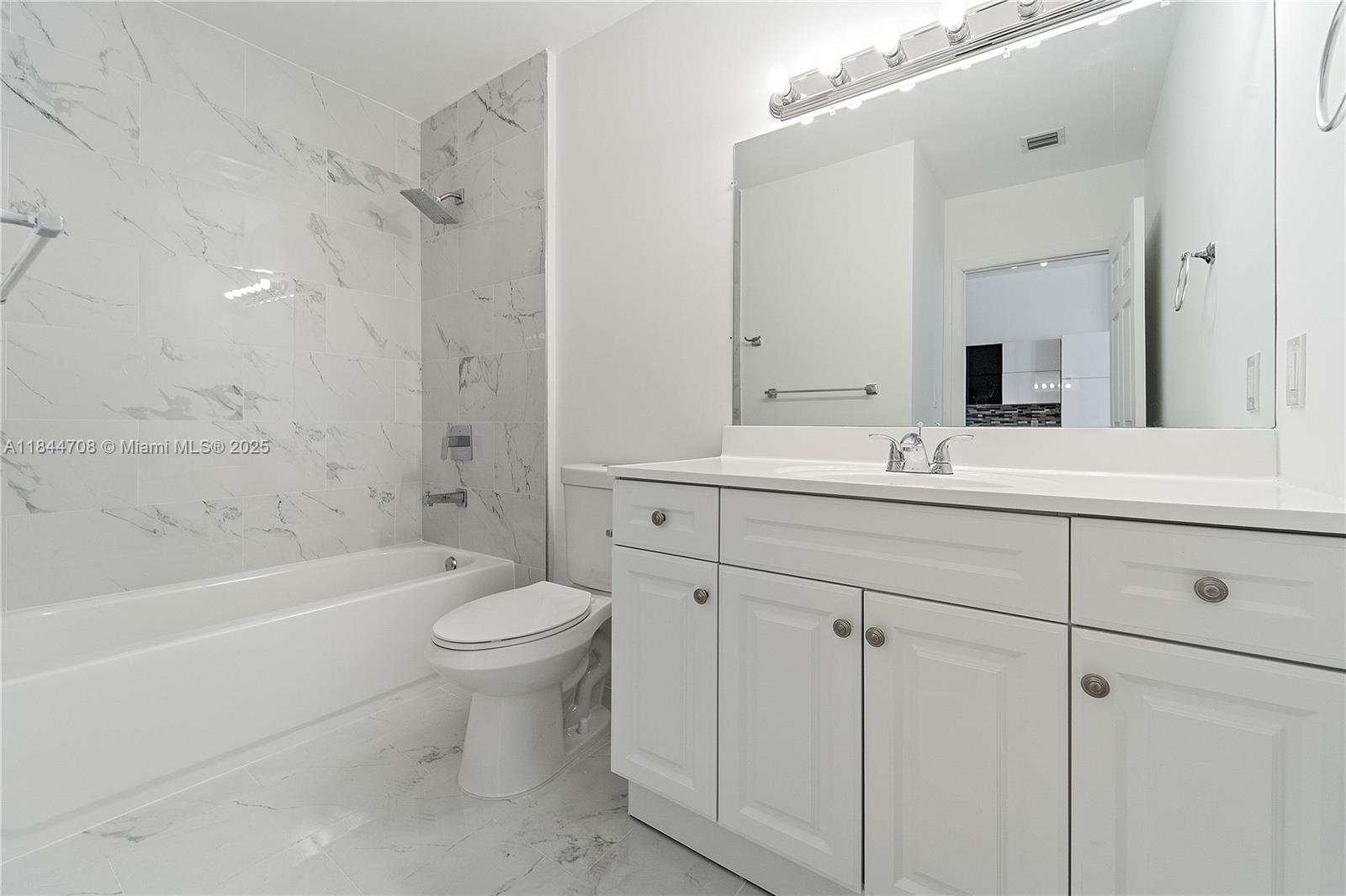 133 NE 2nd Ave # 2005