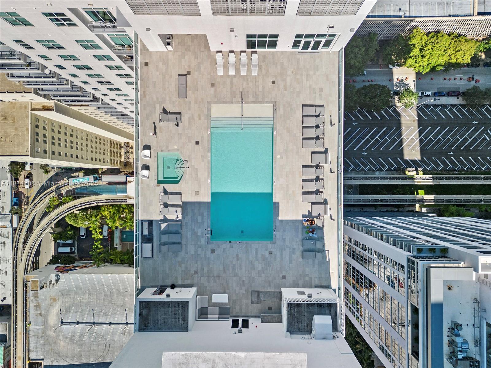 133 NE 2nd Ave # 2005