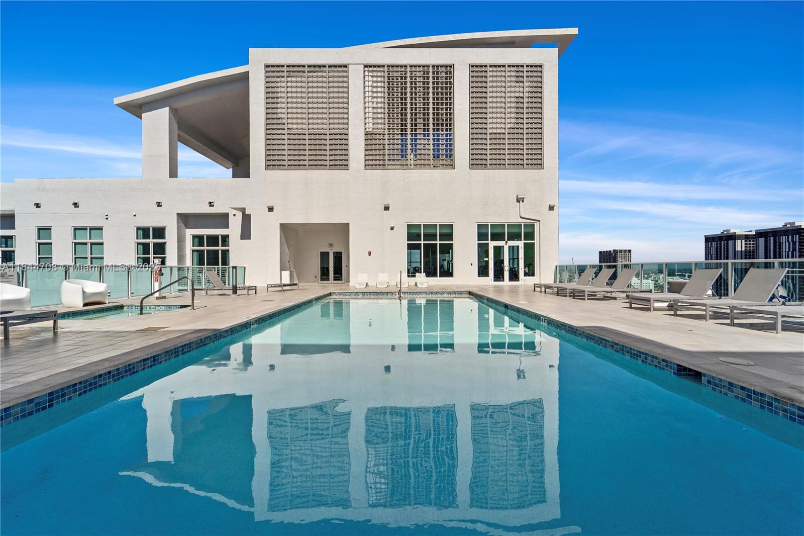 133 NE 2nd Ave # 2005