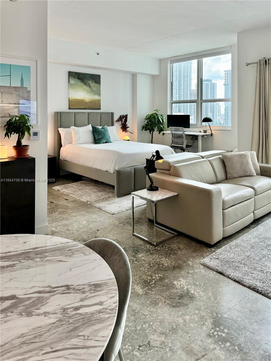 133 NE 2nd Ave # 2005