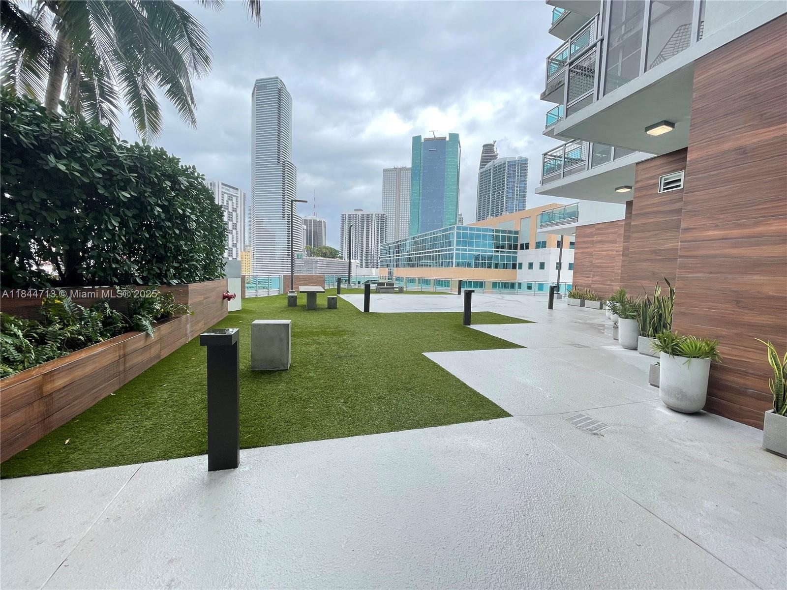 350 S Miami Ave Unit: 3709