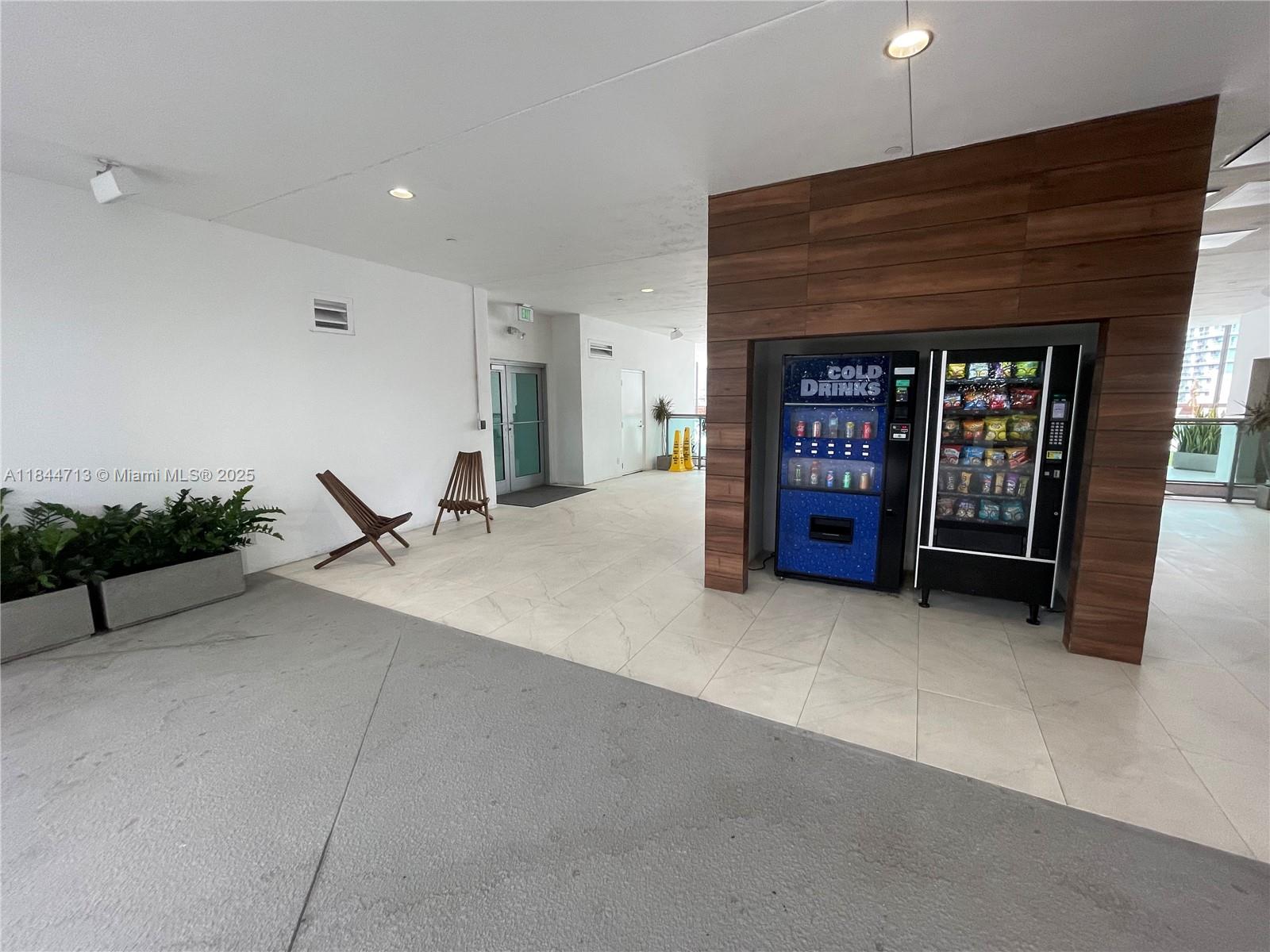 350 S Miami Ave Unit: 3709