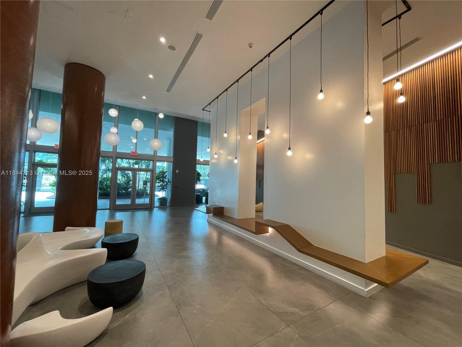 350 S Miami Ave Unit: 3709