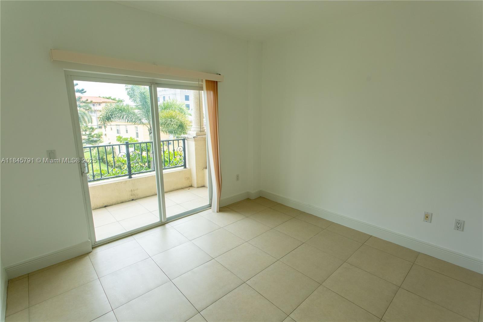 20 Calabria Ave # 201
