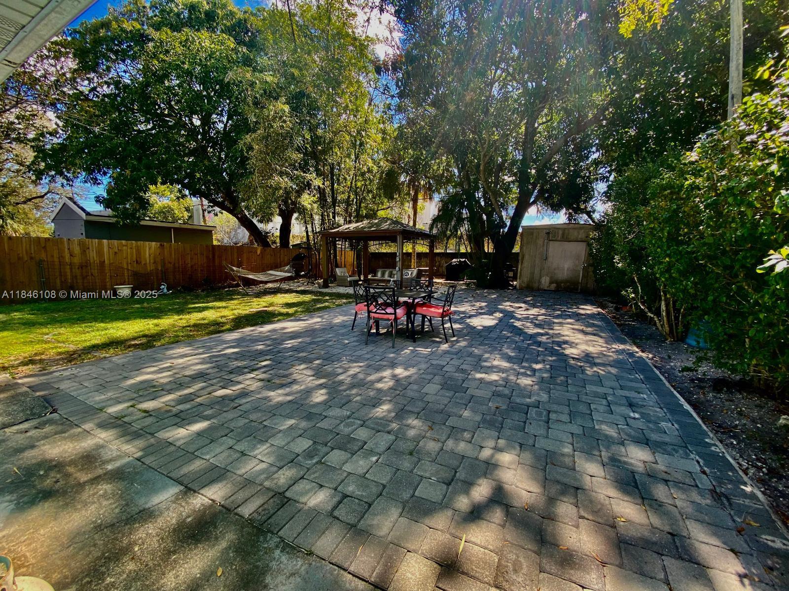 1420 SW 33rd Ct