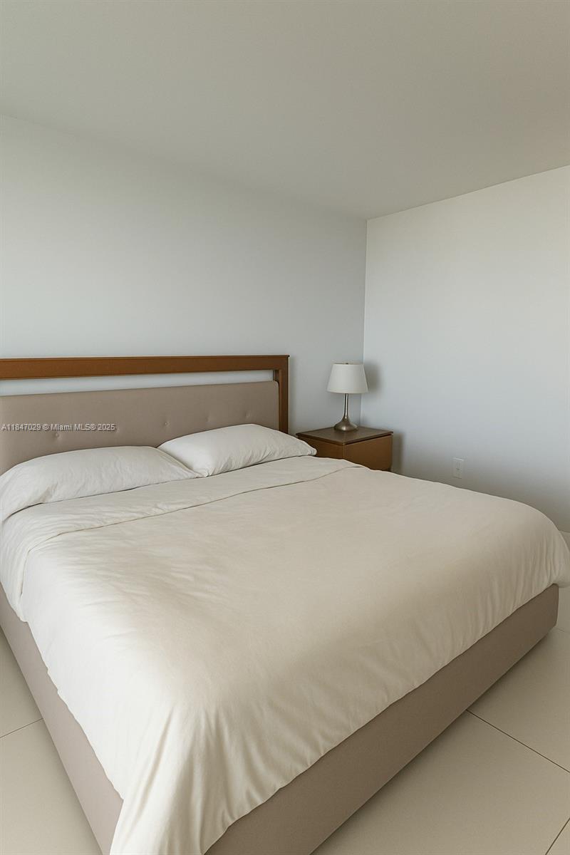 2401 Collins Ave # 1209