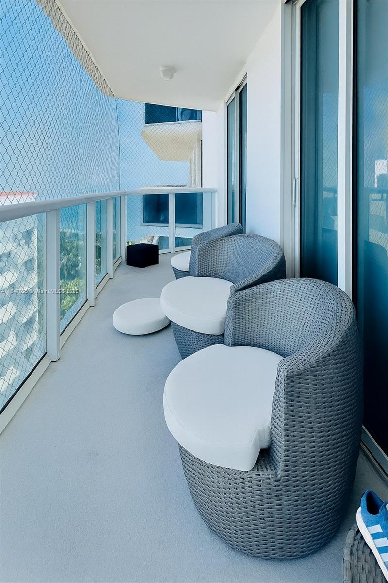 2401 Collins Ave # 1209