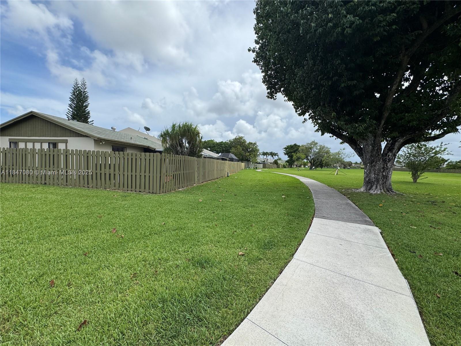 11002 SW 122nd Pl # 11002