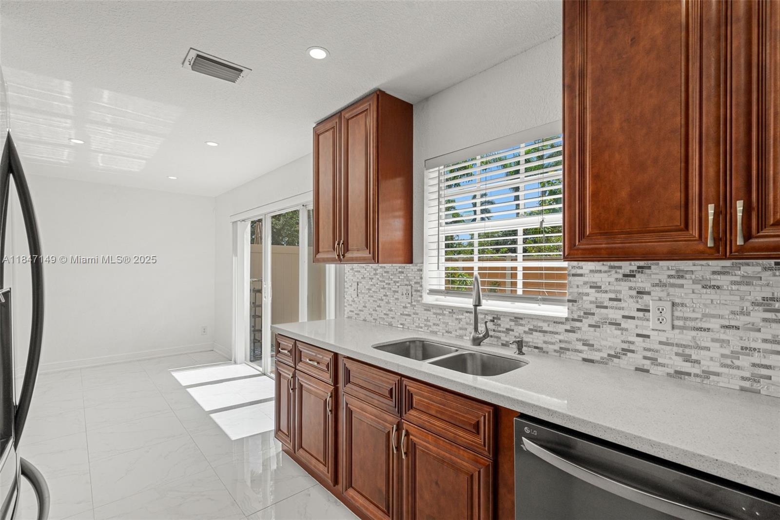2350 SW 86th Way