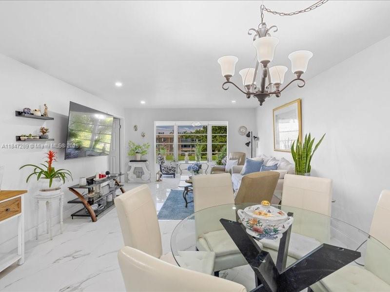 9330 Sunrise Lakes Blvd Unit: 304