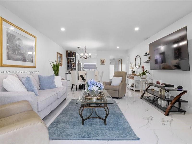 9330 Sunrise Lakes Blvd Unit: 304