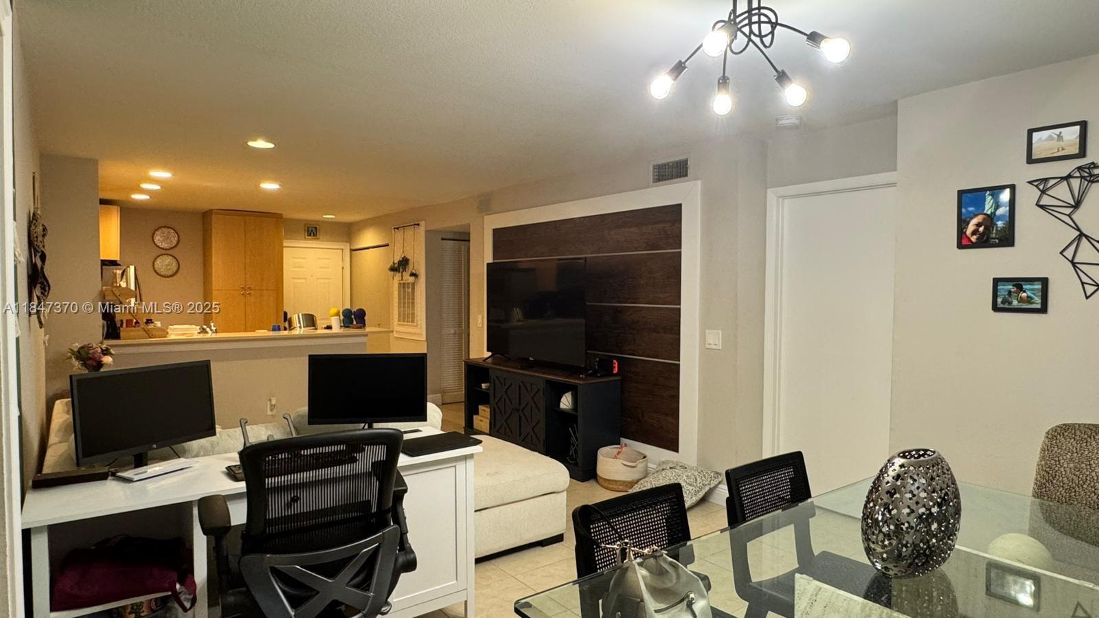 1705 Palm Cove Blvd # 105 Unit: 1-105
