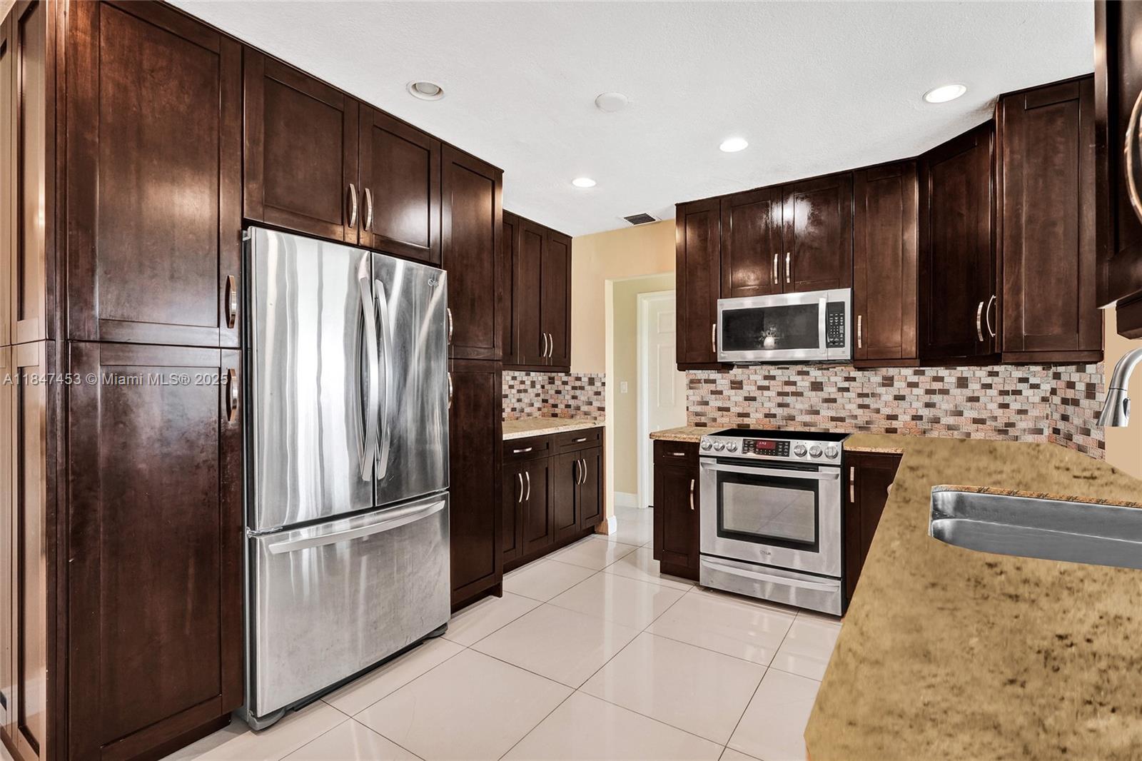 215 SE 3rd Ave # 501C
