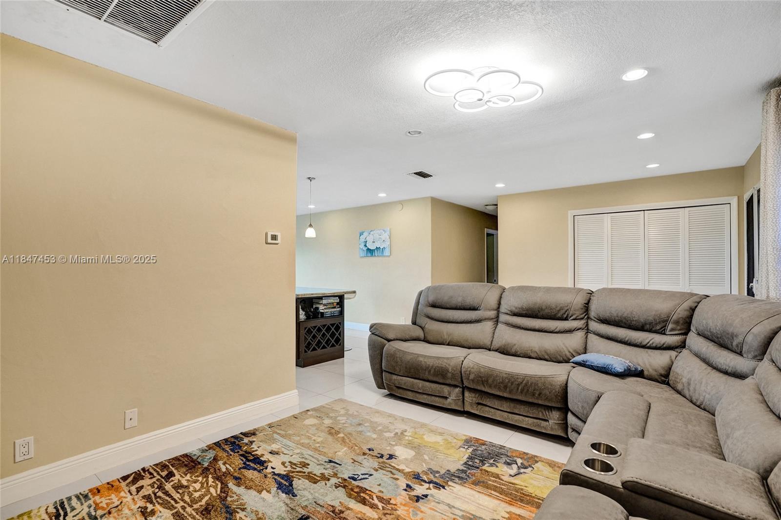 215 SE 3rd Ave # 501C
