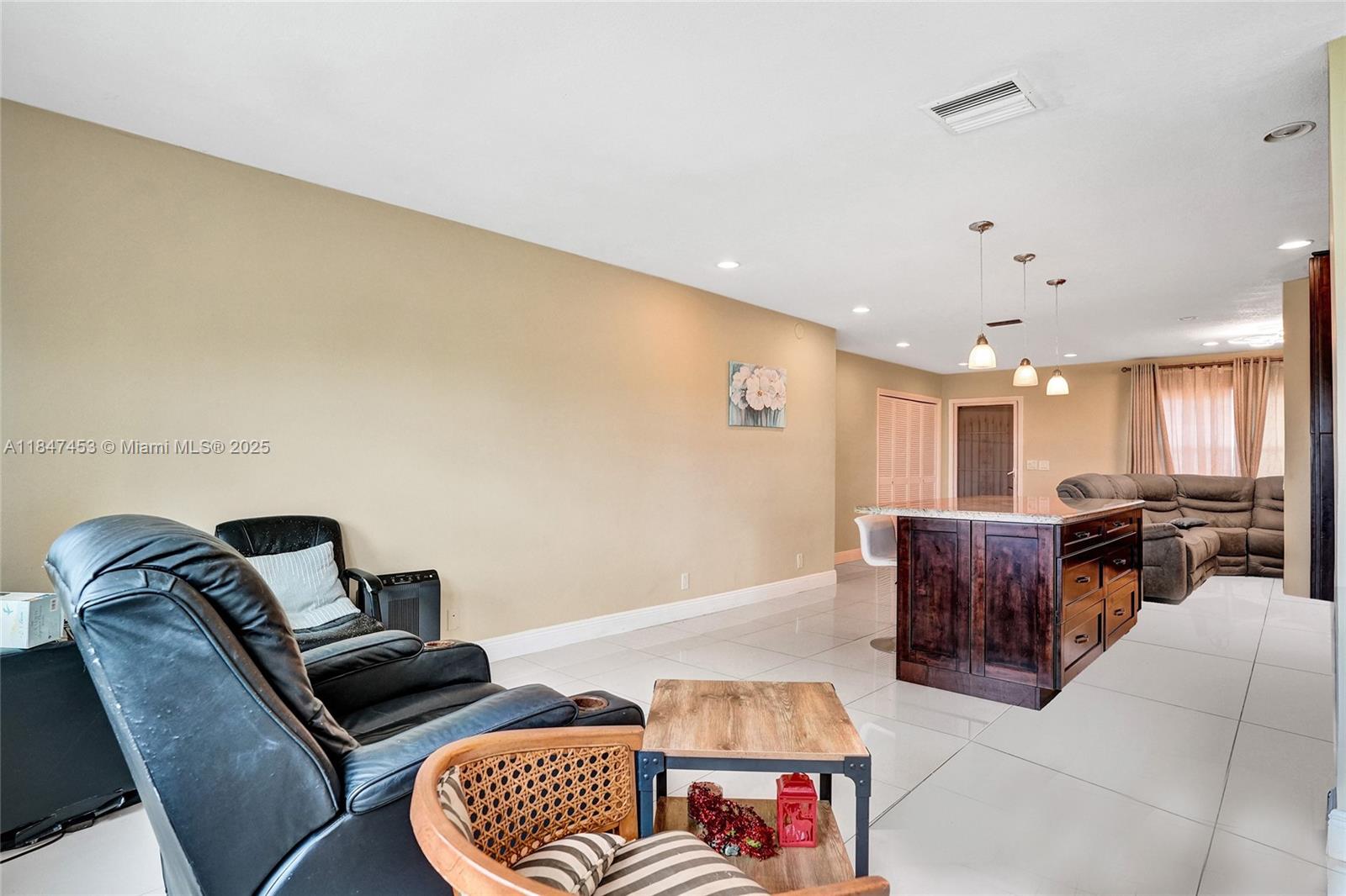 215 SE 3rd Ave # 501C